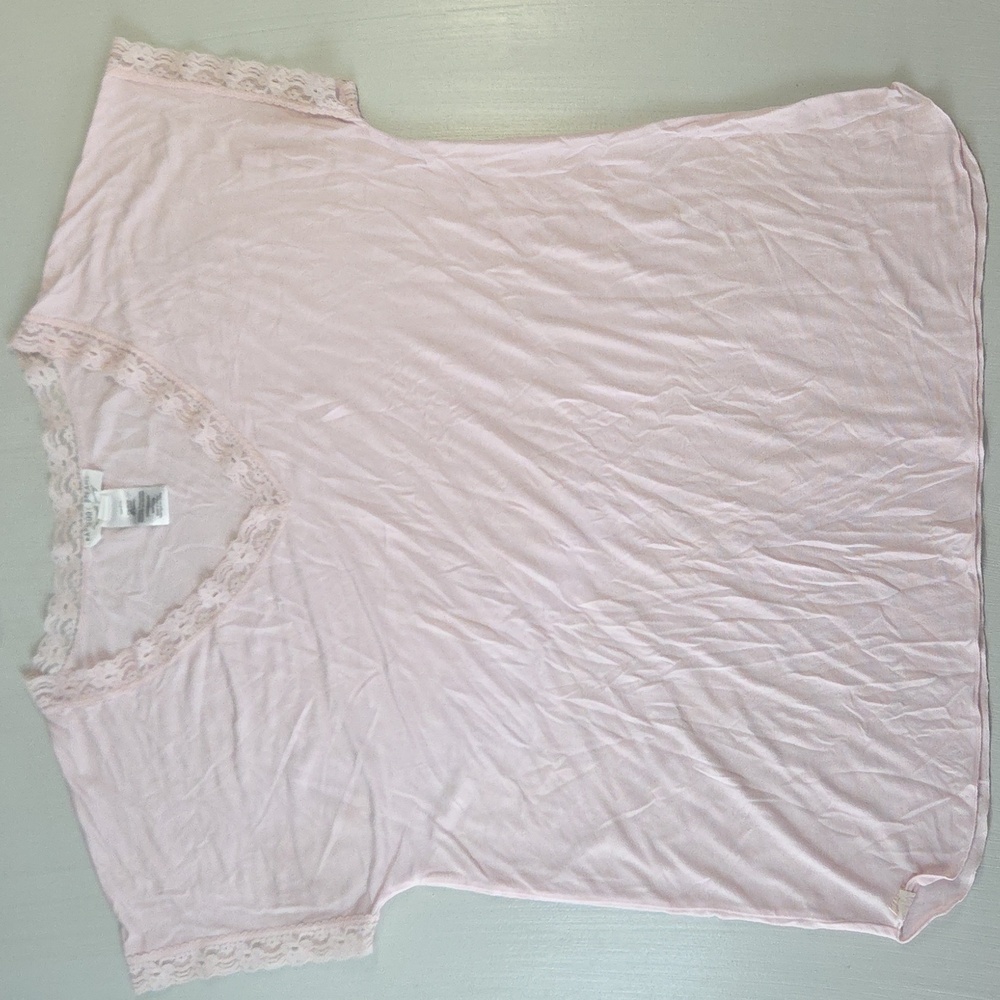 Barefoot Dreams Luxe Milk Jersey V-Neck Tee & Classic Pant Set - Picture 2 of 15